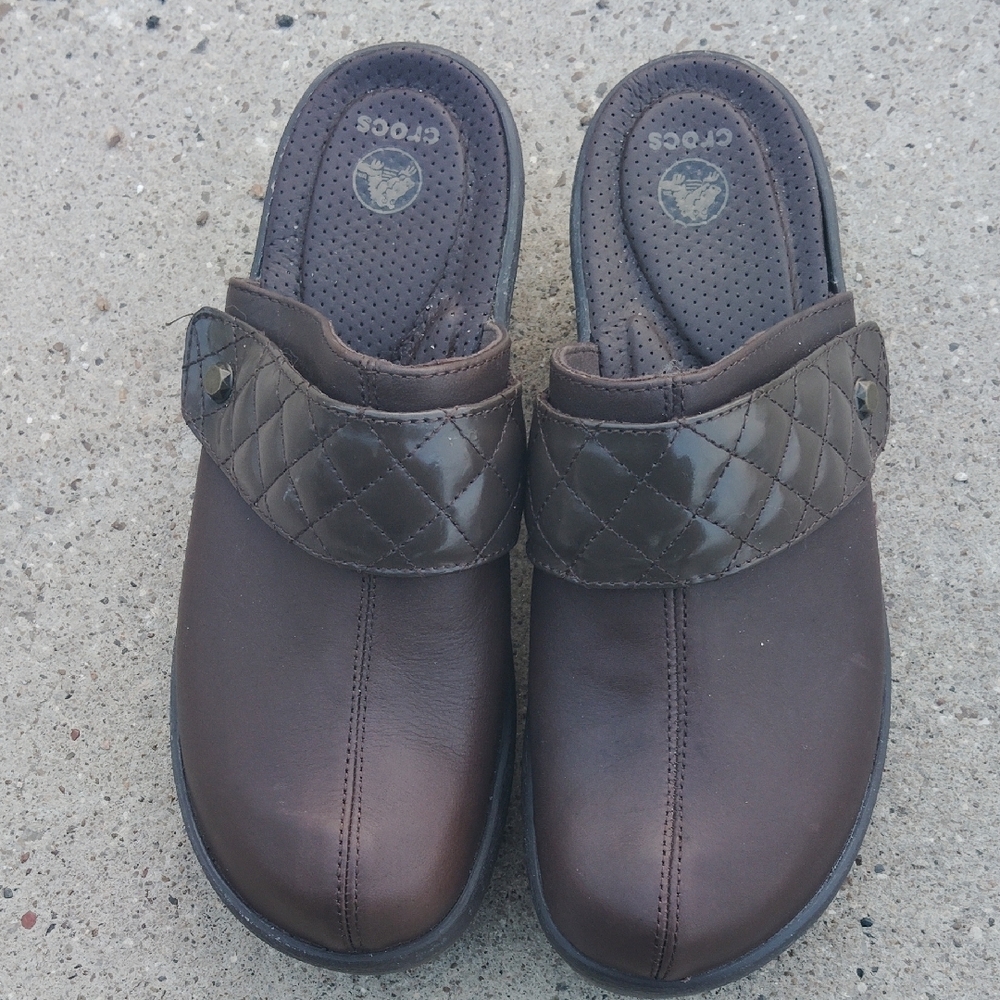 CROCS Brown Quilted Mules